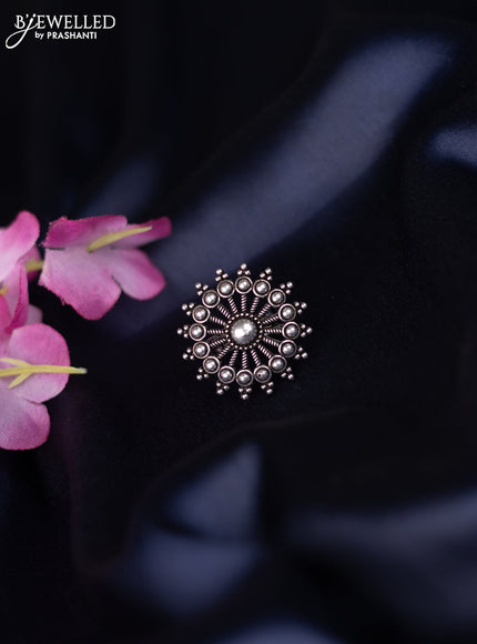 Oxidised ring with simple design