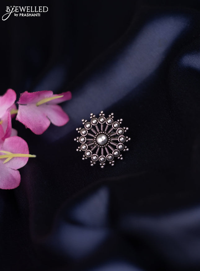 Oxidised ring with simple design