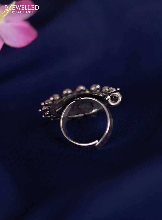 Oxidised ring with simple design