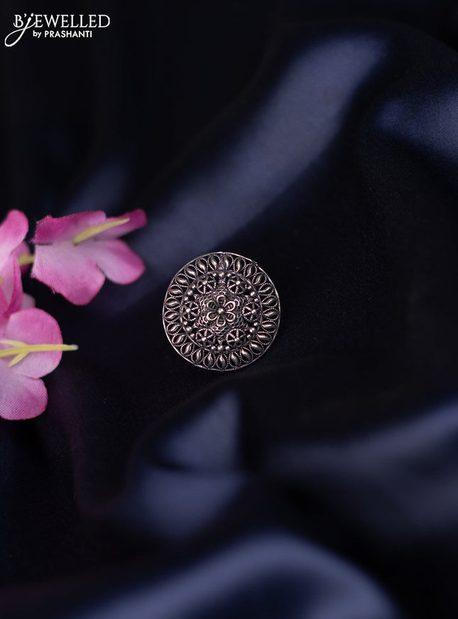 Oxidised ring with floral design