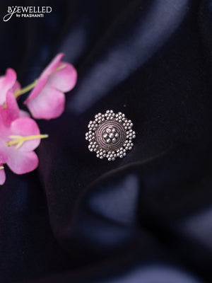 Oxidised ring with simple design