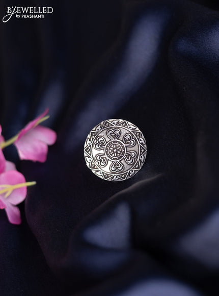 Oxidised ring with simple design