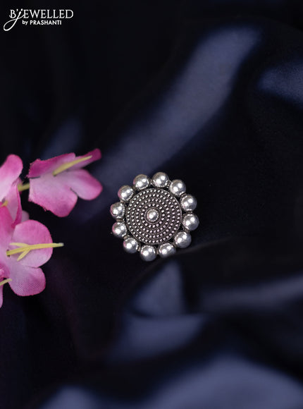 Oxidised ring with simple design