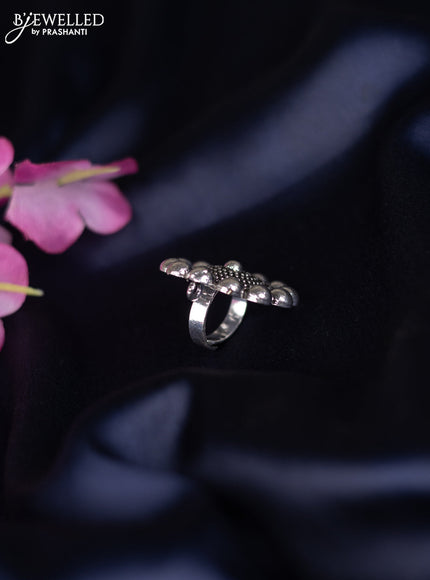 Oxidised ring with simple design