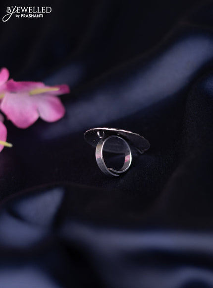 Oxidised ring with simple design