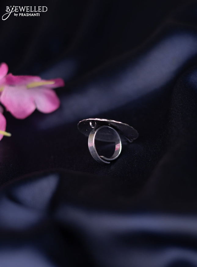 Oxidised ring with simple design