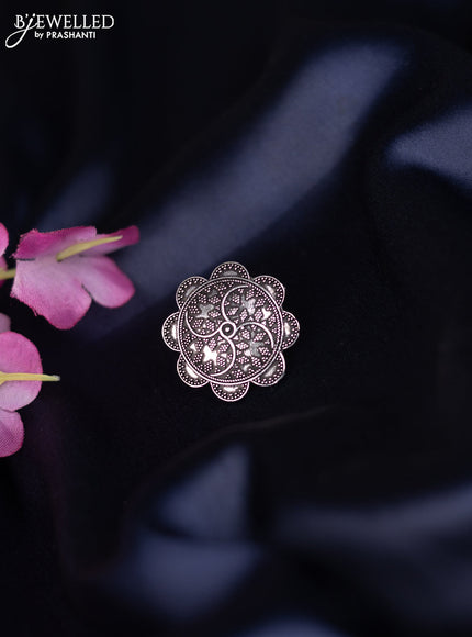 Oxidised ring with simple design