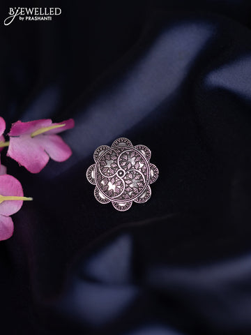 Oxidised ring with simple design