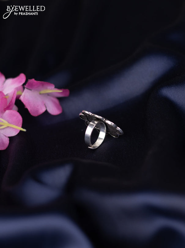 Oxidised ring with simple design