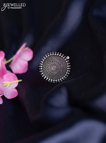 Oxidised ring with simple design