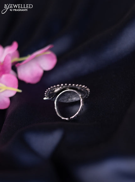 Oxidised ring with simple design