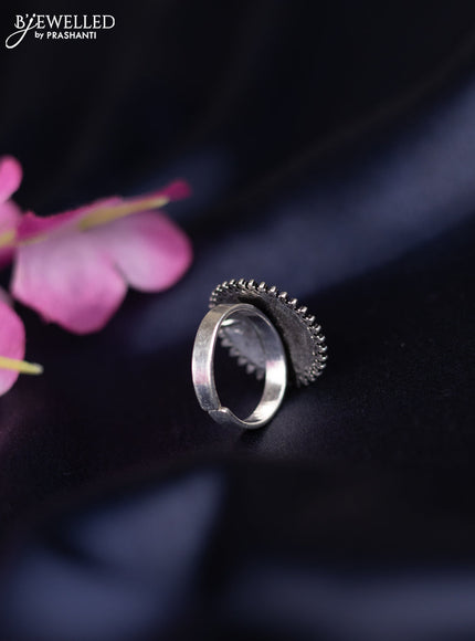 Oxidised ring with simple design