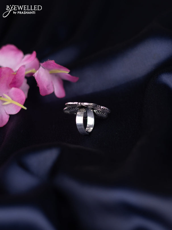 Oxidised ring with floral design