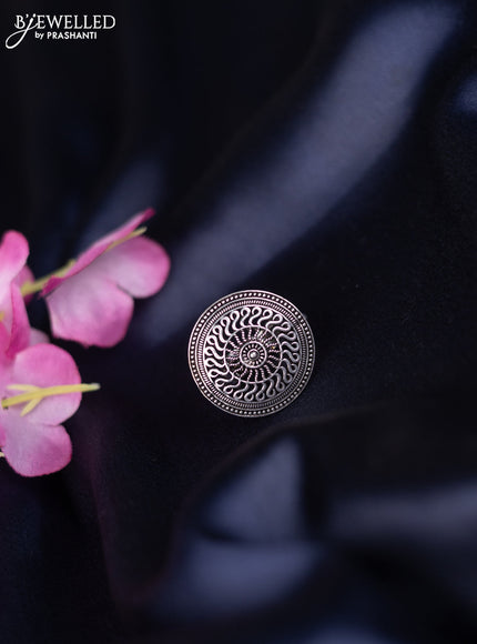 Oxidised ring with simple design