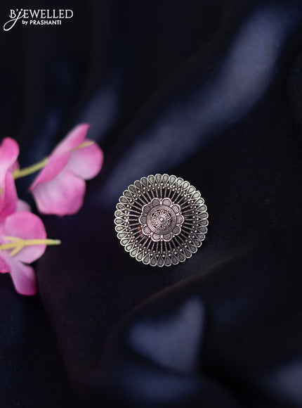 Oxidised ring with floral design