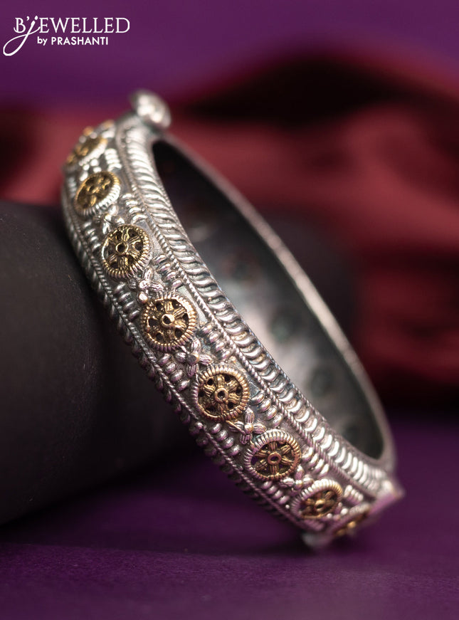 Oxidised floral design screw type bangles