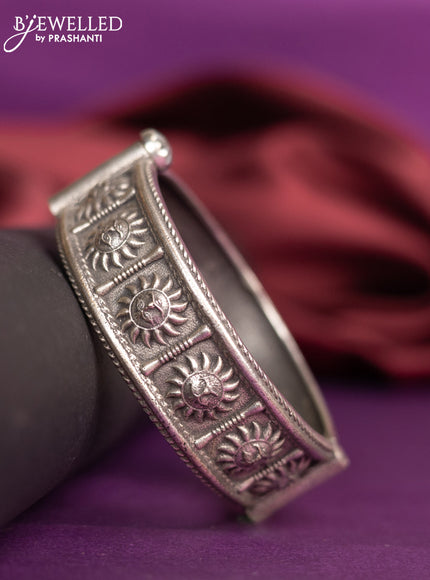 Oxidised screw type kada bangles