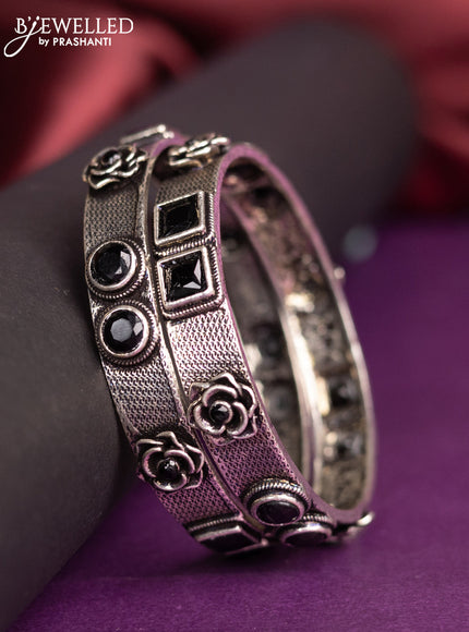 Oxidised floral design bangles with black stone