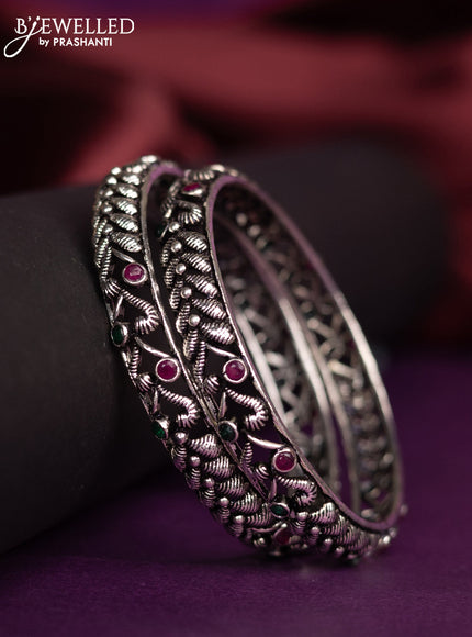 Oxidised bangle with kemp stones