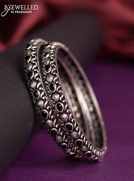 Oxidised bangle with black stones