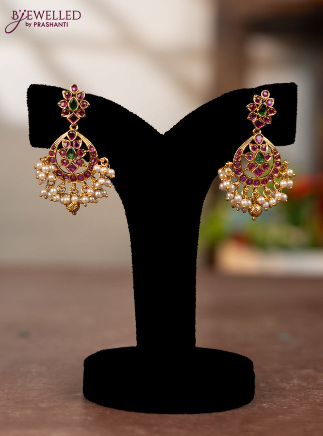 Antique earring with kemp stone and pearl hangings