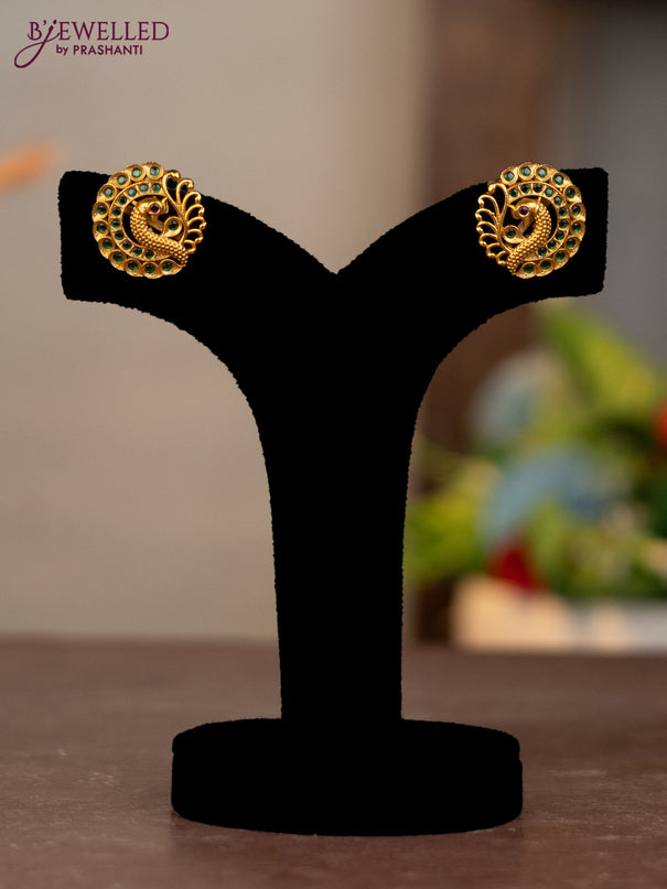 Pearl necklace peacock pendant with kemp stone