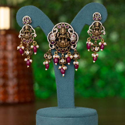 Collection image for: Victorian Finish Pendant & Earrings Set