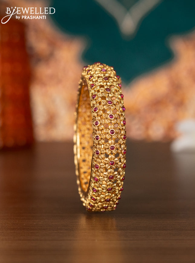 Antique screw type bangles floral design with pink kemp stones