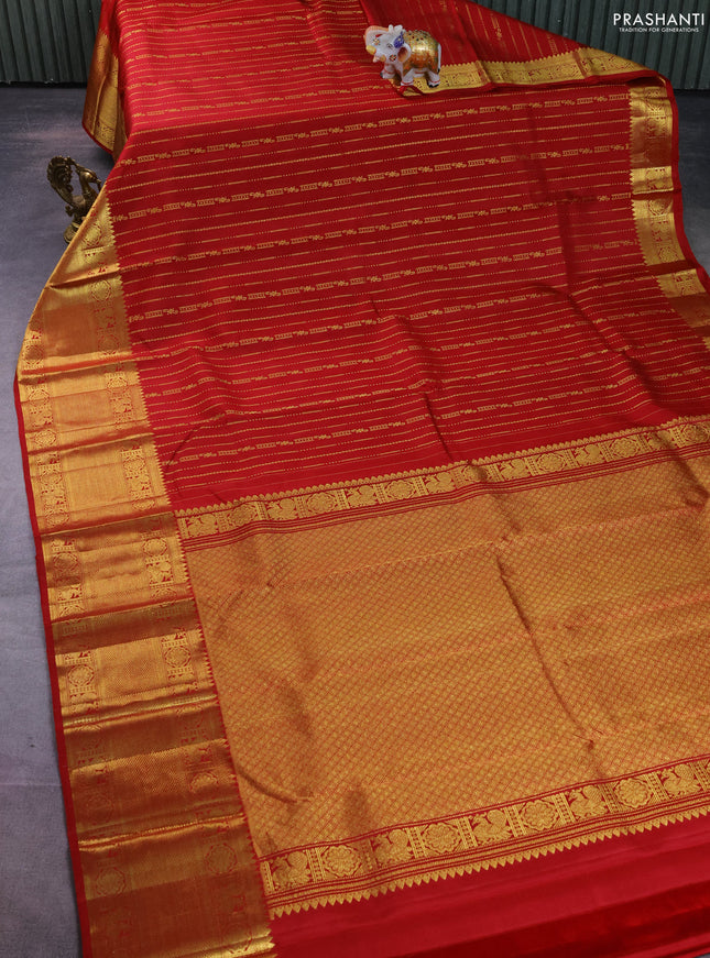 Pure kanchipuram silk saree maroon with allover zari weaves and zari woven border
