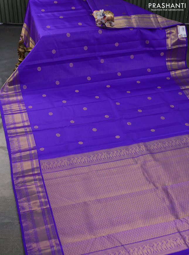 Pure kanchipuram silk saree blue with allover vairosi pattern & zari buttas and zari woven border