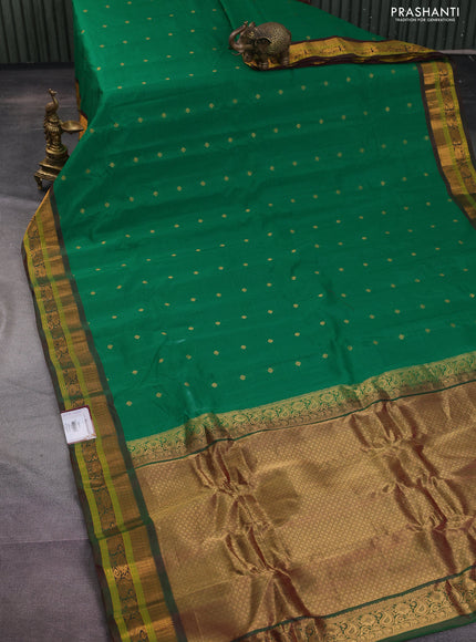 Gadwal silk cotton saree green and dual shade of maroon with zari woven buttas and zari woven border