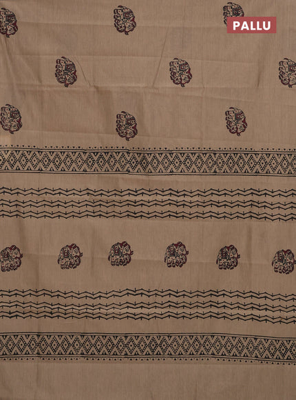Semi silk cotton saree beige and maroon with elephant butta prints in borderless style