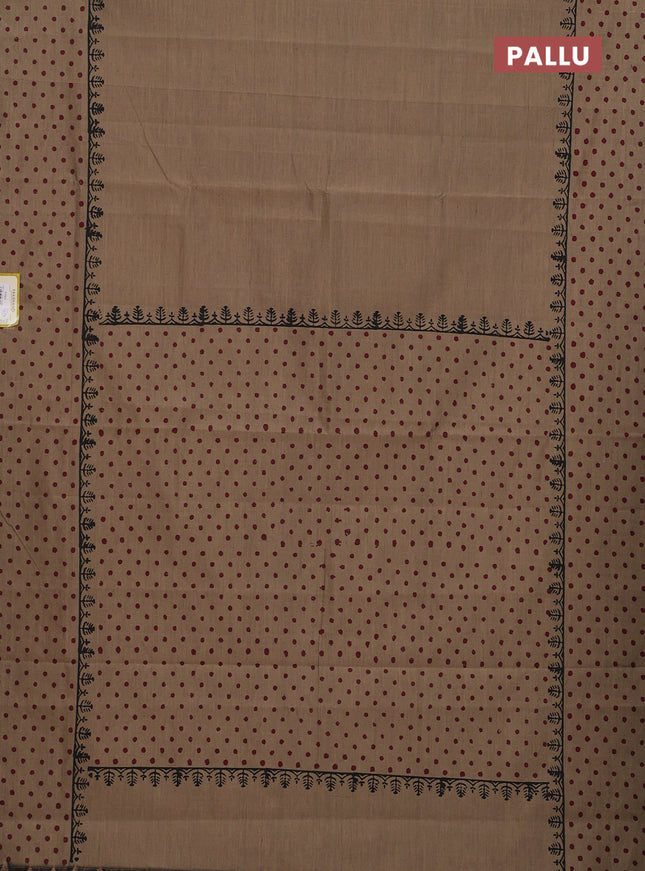 Semi silk cotton saree beige and maroon with plain body and printed border