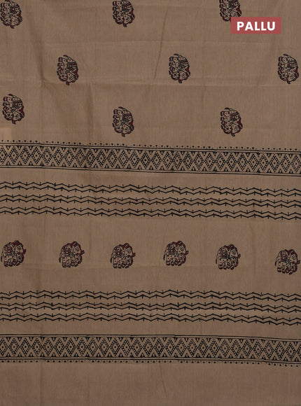 Semi silk cotton saree beige and maroon with elephant butta prints in borderless style