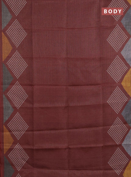 Chappa saree maroon and grey with allover small zari checked pattern and printed border