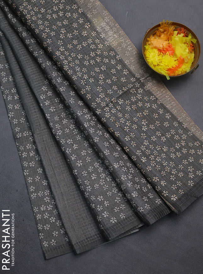 Chappa saree grey with allover small zari checked pattern and floral digital printed pallu