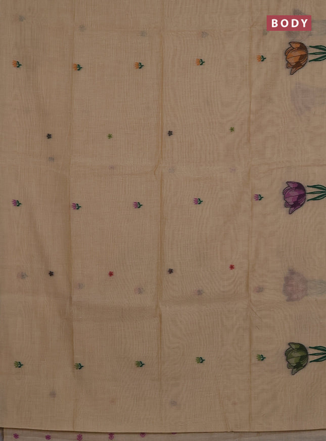 Munga cotton saree beige with thread woven floral buttas and thread weaving pallu