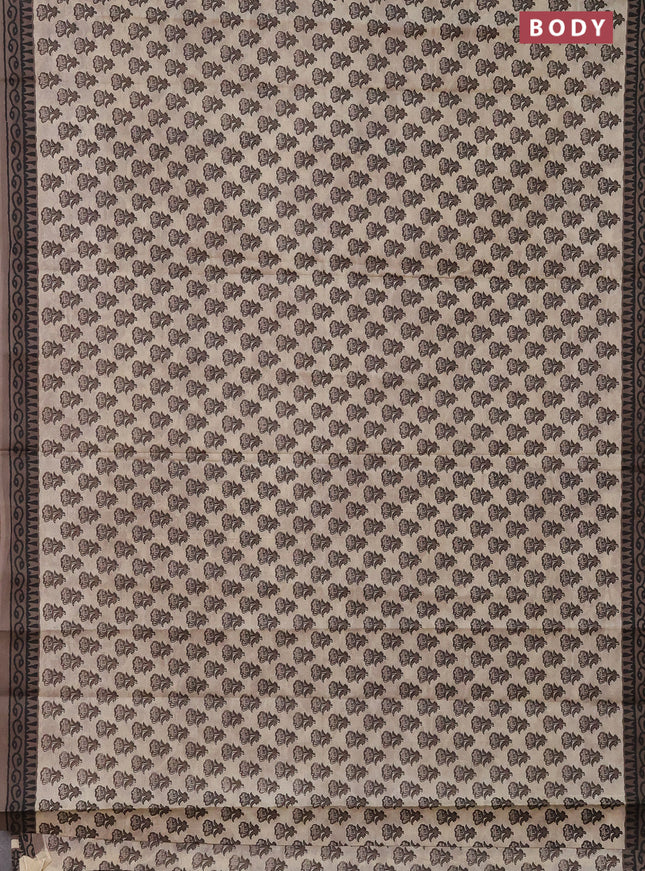 Muslin cotton saree beige and grey with floral butta prints and printed border