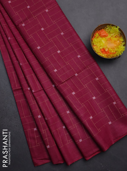 Semi bamboo saree magenta pink with allover thread weaves in borderless style