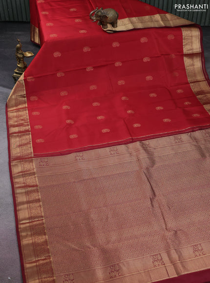 Pure kanchipuram silk saree maroon and deep maroon with paisley zari woven buttas and rich zari woven border