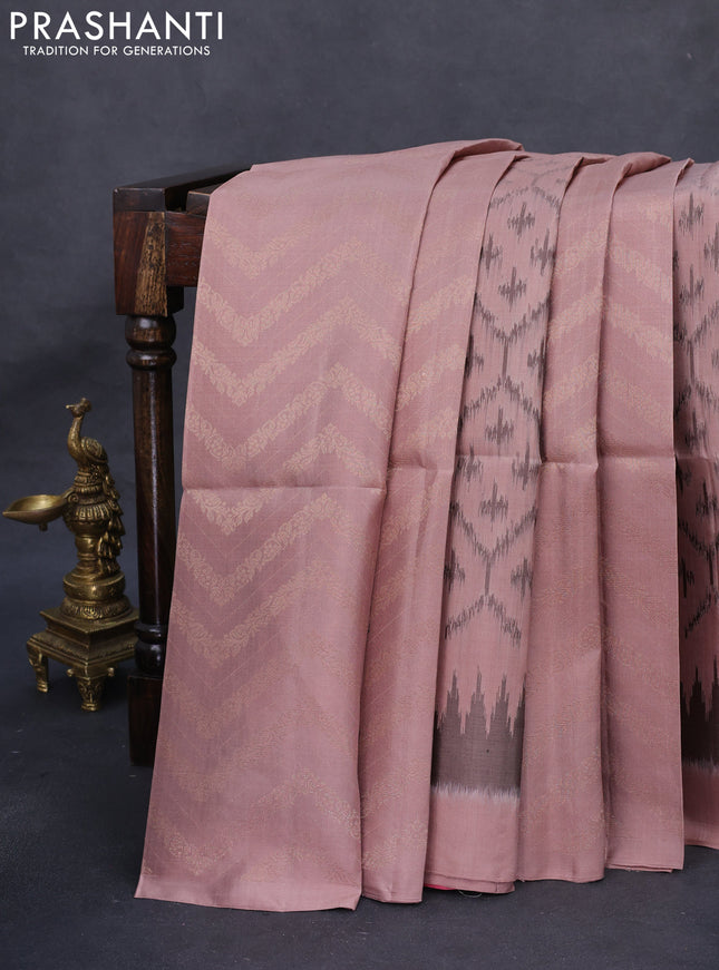Ikat soft silk saree pastel peach shade and dark peach with allover zari & ikat weaves in borderless style