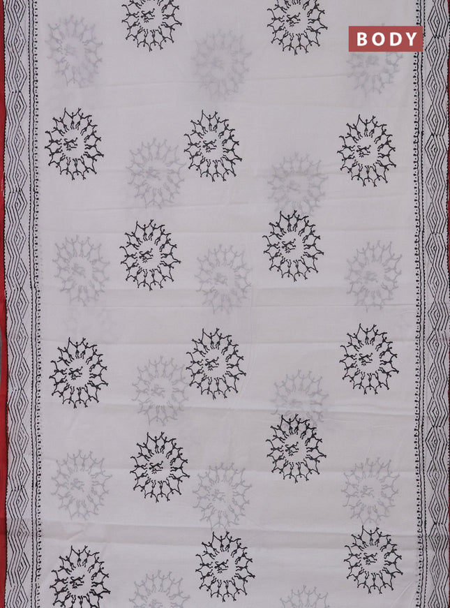 Jaipur cotton saree off white and maroon with warli butta prints and printed border