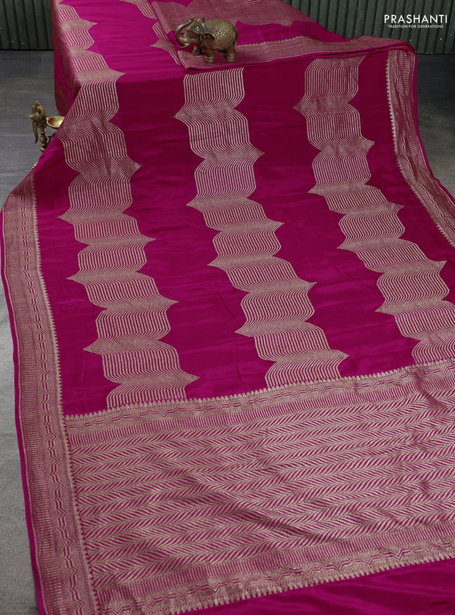 Banarasi crepe saree pink with allover geometric weaves and woven border