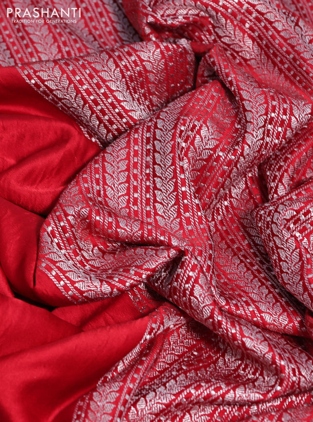Banarasi crush crepe saree red with plain body and zari woven border