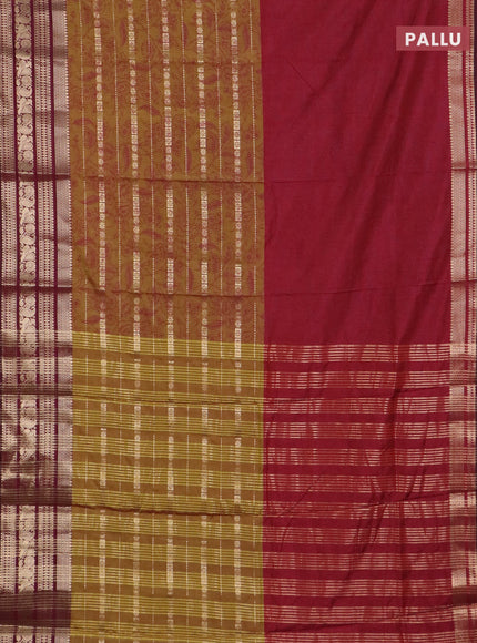 Semi raw silk saree maroon and mehendi green wine shade with allover half & half style and zari woven border