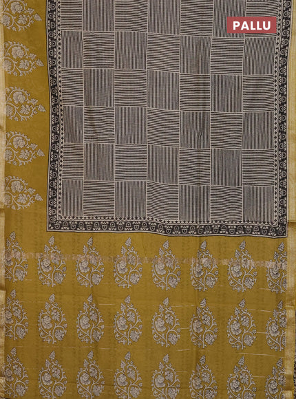 Chanderi Bagru saree beige and mustard green with allover geometric prints and mageshwari border