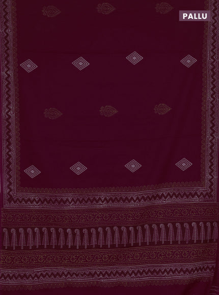 Cotton block printed saree maroon with geometric butta prints and printed border