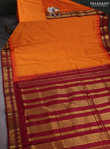 10 Yards pure kanchipuram silk saree orange and maroon with plain body and temple design zari woven border