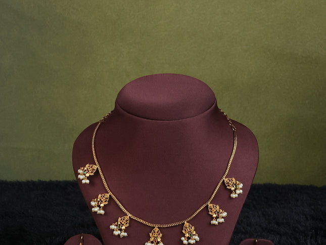 sandal semi raw silk with matching neck piece