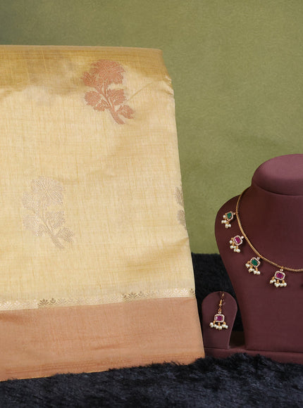 sandal semi raw silk with matching neck piece
